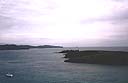 PORT-LLIGAT. Freu de sortida de Port-Lligat, a la dreta la illa de Port-Lligat i al fons Sa Rata.